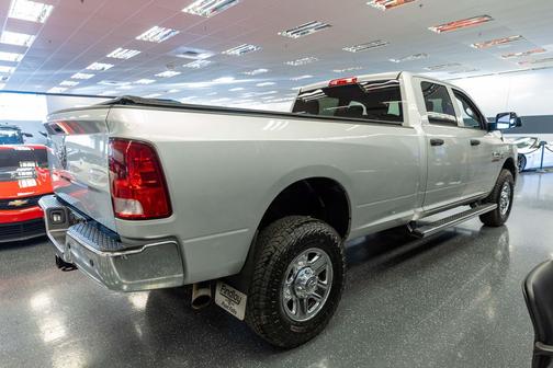 2017 RAM 3500 Tradesman Crew Cab 4x4 8' Box