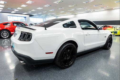 Performance White 2011 Ford Mustang GT Premium