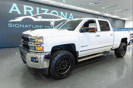 Summit White 2018 Chevrolet Silverado 2500 LTZ