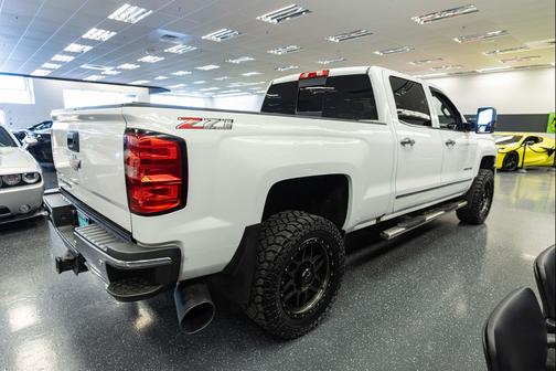 Summit White 2018 Chevrolet Silverado 2500 LTZ