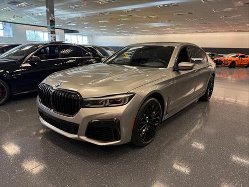 2022 BMW 740 i