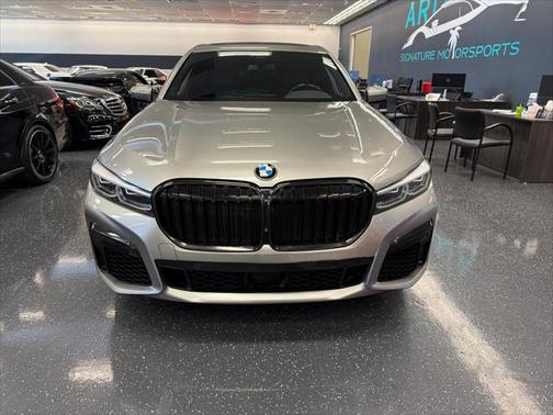 2022 BMW 740 i