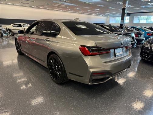 2022 BMW 740 i