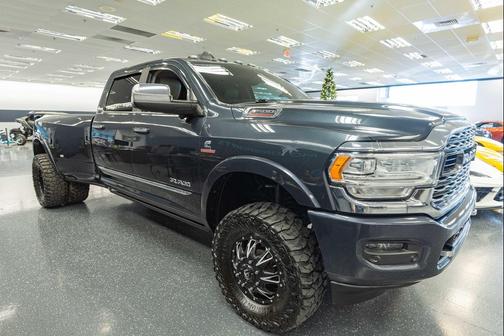 2020 RAM 3500 Limited Crew Cab 4x4 8' Box