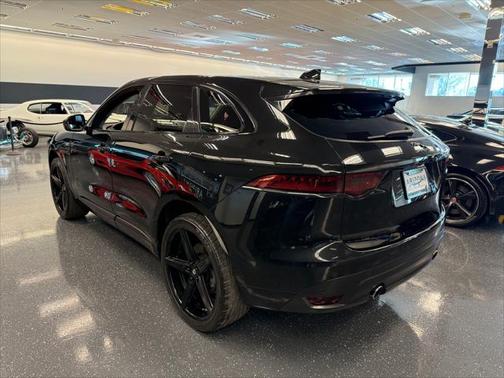 2017 Jaguar F-PACE 35t R-Sport