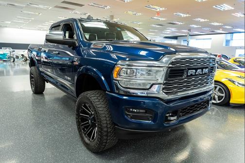 2019 RAM 2500 Limited Crew Cab 4x4 6'4' Box