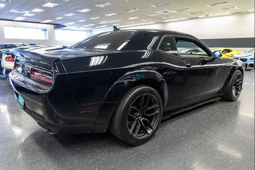 Pitch Black Clearcoat 2019 Dodge Challenger R/T Scat Pack Widebody