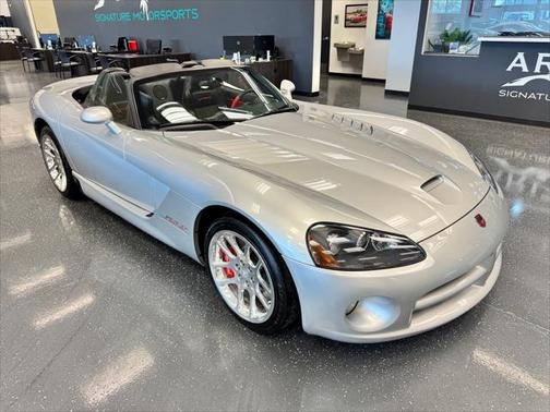 2005 Dodge Viper SRT10