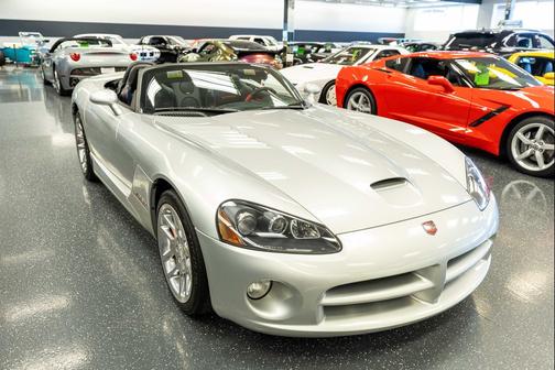 2005 Dodge Viper SRT10