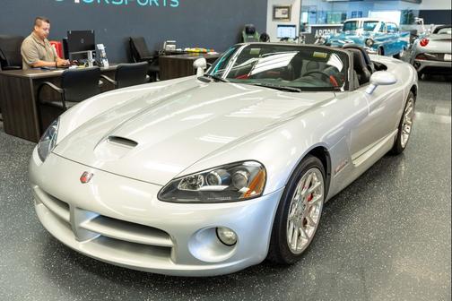 2005 Dodge Viper SRT10