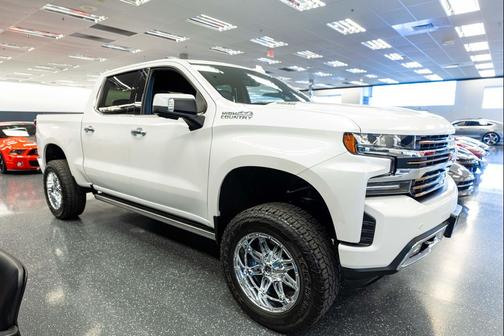 Iridescent Pearl Tricoat 2021 Chevrolet Silverado 1500 High Country