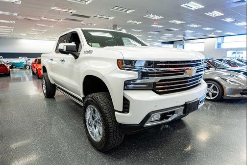 Iridescent Pearl Tricoat 2021 Chevrolet Silverado 1500 High Country