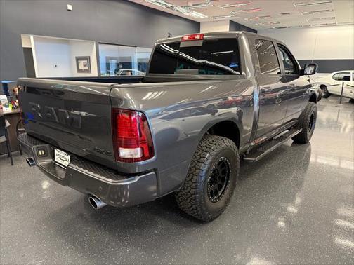 2017 RAM 1500 Night Crew Cab 4x4 5'7' Box