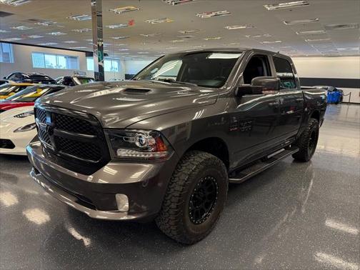 2017 RAM 1500 Night Crew Cab 4x4 5'7' Box