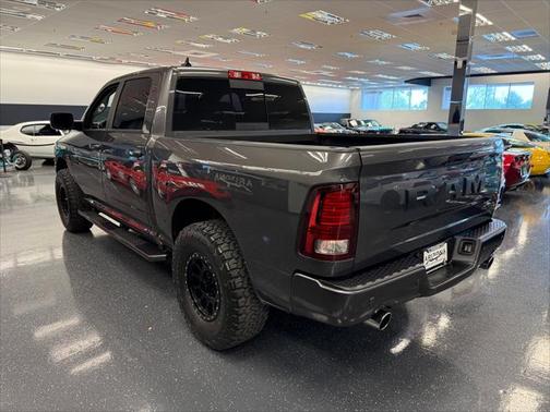 2017 RAM 1500 Night Crew Cab 4x4 5'7' Box