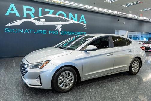 2019 Hyundai ELANTRA SE