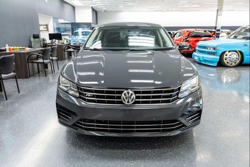 2018 Volkswagen Passat 2.0T R-Line