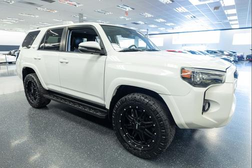 Super White 2018 Toyota 4Runner SR5 Premium