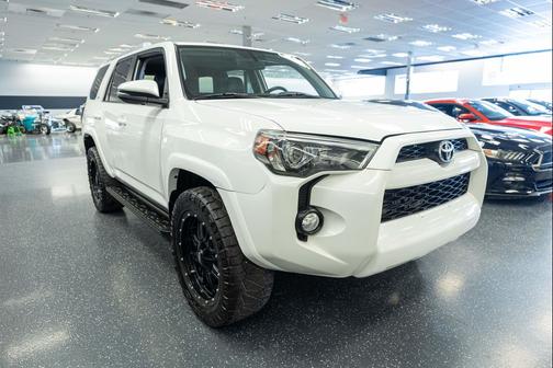 Super White 2018 Toyota 4Runner SR5 Premium