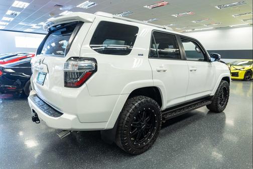Super White 2018 Toyota 4Runner SR5 Premium