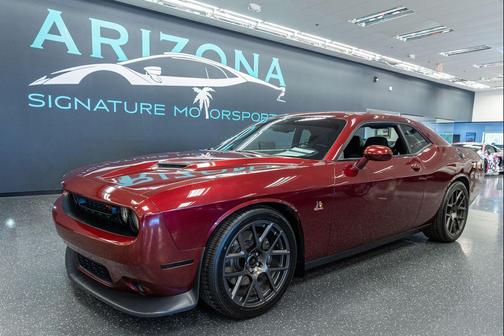 Octane Red Pearlcoat 2017 Dodge Challenger R/T Scat Pack