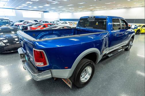 Blue Streak Pearlcoat 2018 RAM 3500 Laramie Crew Cab 4x4 8' Box