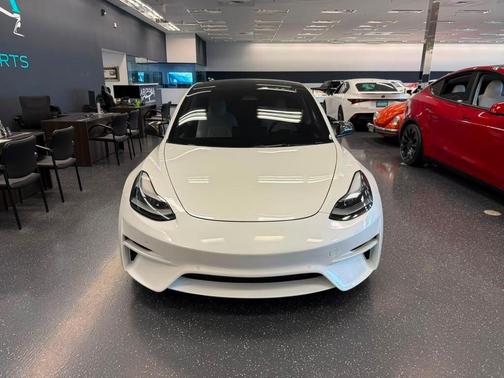 Pearl White Multi-Coat 2022 Tesla Model 3 Performance