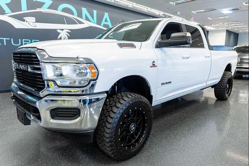 Bright White Clearcoat 2021 RAM 2500 Big Horn Crew Cab 4x4 8' Box