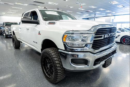 Bright White Clearcoat 2021 RAM 2500 Big Horn Crew Cab 4x4 8' Box
