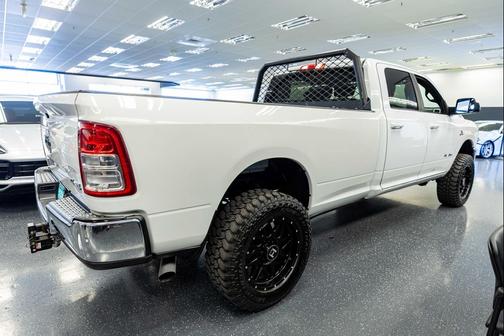 Bright White Clearcoat 2021 RAM 2500 Big Horn Crew Cab 4x4 8' Box