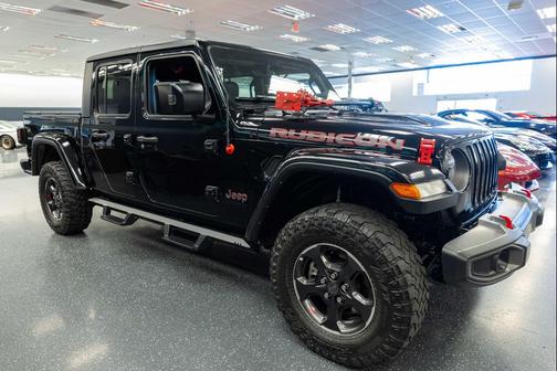 Black Clearcoat 2023 Jeep Gladiator Rubicon