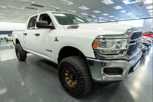 2019 RAM 2500 Tradesman Crew Cab 4x4 6'4' Box