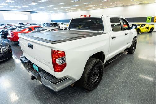 Super White 2018 Toyota Tundra SR5