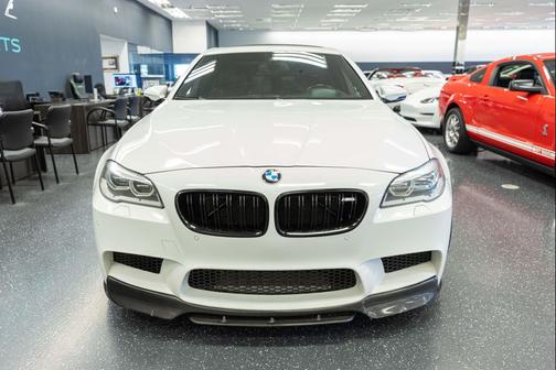 Alpine White 2014 BMW M5 Base