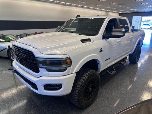 2020 RAM 2500 Laramie Crew Cab 4X4 6'4' Box