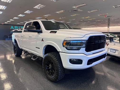 2020 RAM 2500 Laramie Crew Cab 4X4 6'4' Box