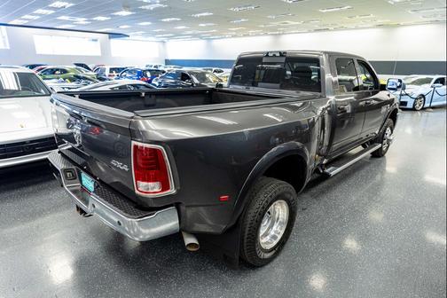 Brilliant Black Crystal Pearlcoat 2015 RAM 3500 Laramie