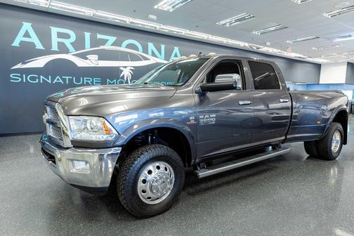 Brilliant Black Crystal Pearlcoat 2015 RAM 3500 Laramie