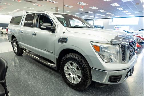 2017 Nissan Titan SV