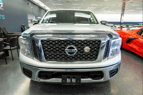 2017 Nissan Titan SV