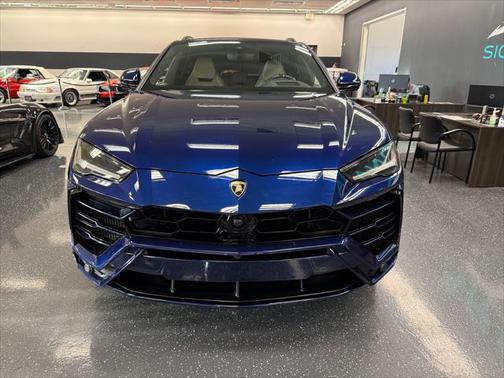 2020 Lamborghini Urus Base