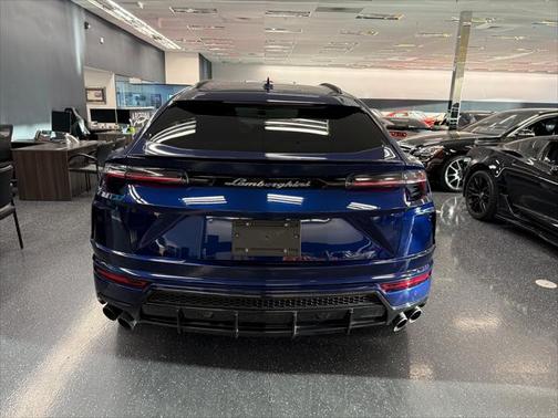 2020 Lamborghini Urus Base