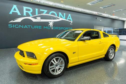 2005 Ford Mustang GT Premium