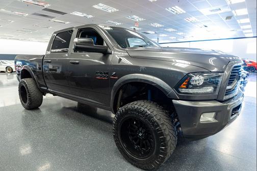 Granite Crystal Metallic Clearcoat 2018 RAM 2500 Laramie Crew Cab 4x4 6'4' Box