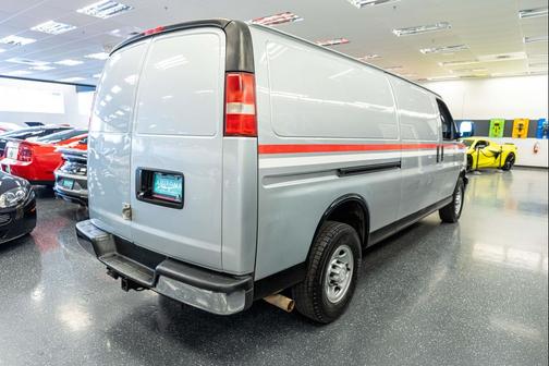 Silver Ice Metallic 2017 Chevrolet Express 3500 Work Van