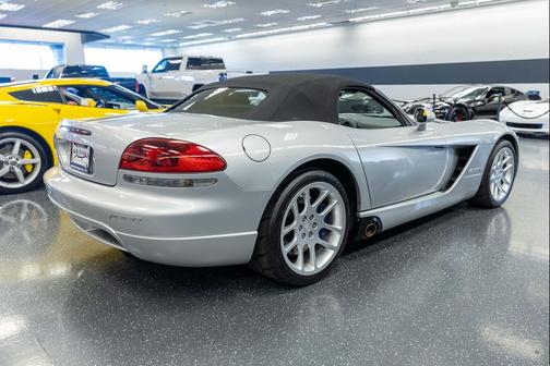 2003 Dodge Viper SRT10