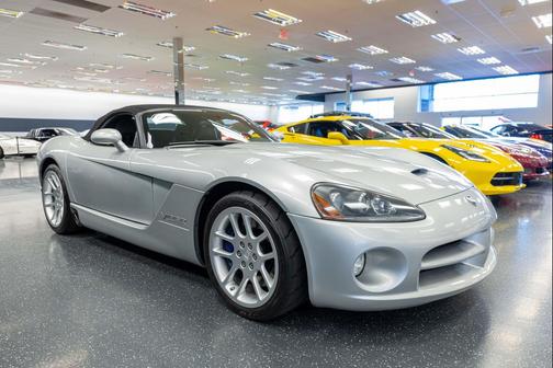 2003 Dodge Viper SRT10