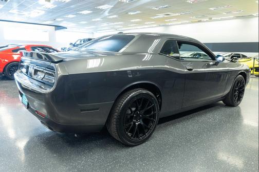 Granite Pearlcoat 2019 Dodge Challenger SXT