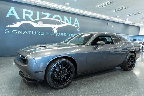 Granite Pearlcoat 2019 Dodge Challenger SXT