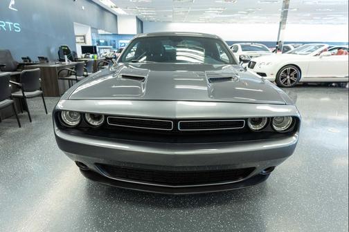 Granite Pearlcoat 2019 Dodge Challenger SXT